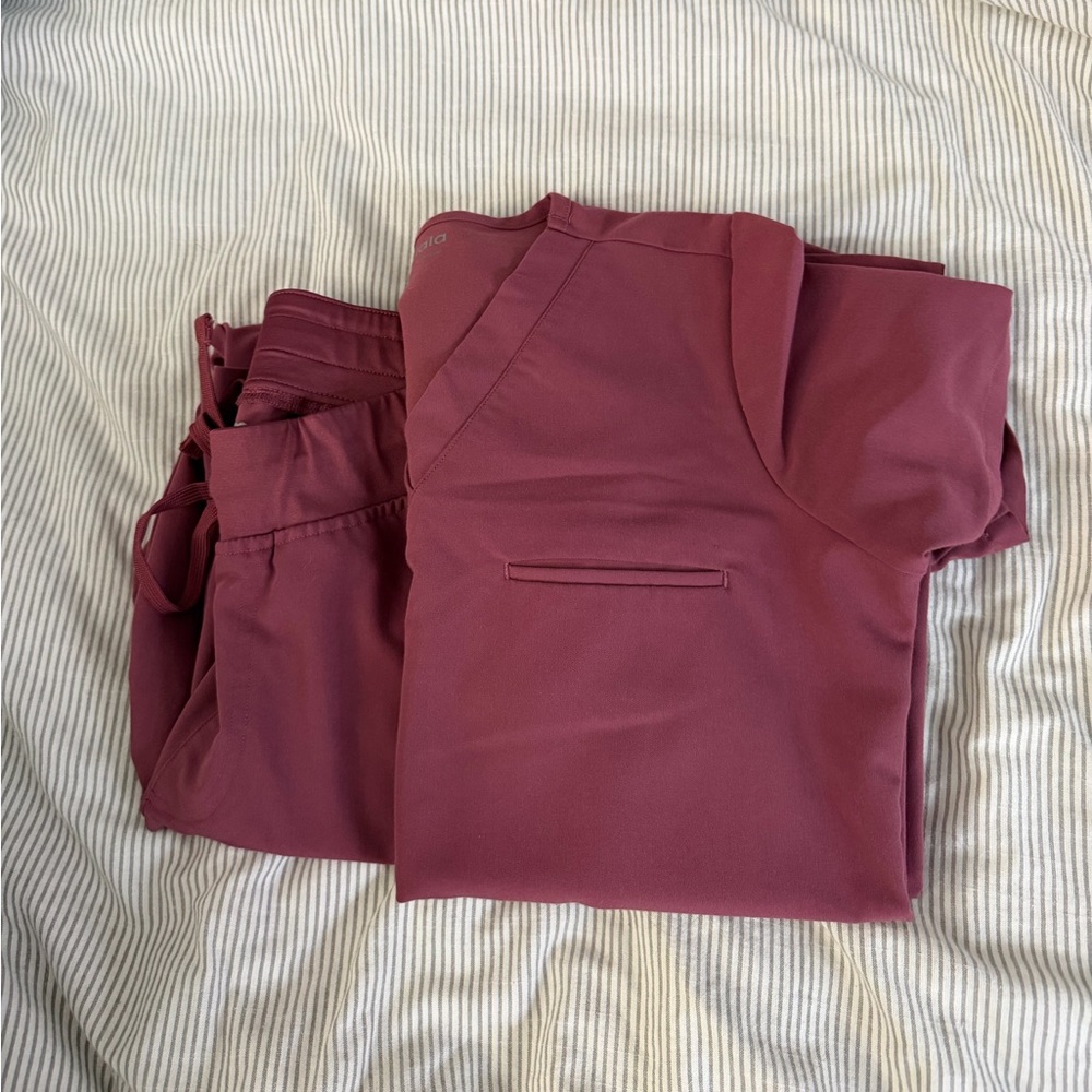 Mandala Mauve scrub set